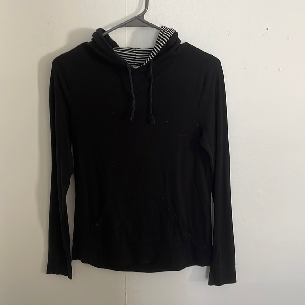 black long sleeve hoodie